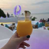 Good Old Sea – คาเฟ่สุดชิลล์ริมชายหาด ณ นาจอมเทียน