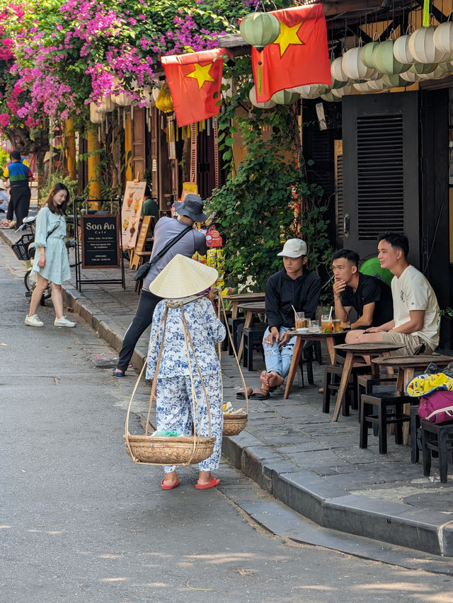 Hoi An by Day: Vietnam's Living Postcard! 🌞🎨