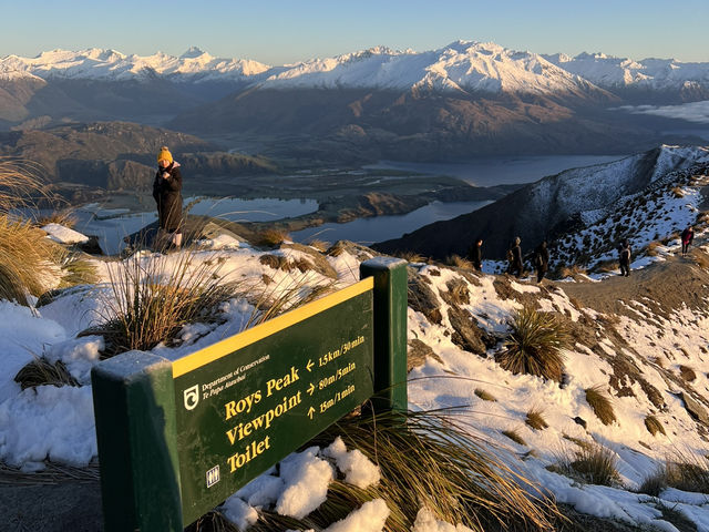 紐西蘭｜ Wanaka｜清晨攻頂看日出，一次收藏雪山、湖景與曙光🌄❄️
