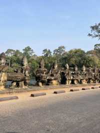 900年の時を超えて立つ、神々の寺院