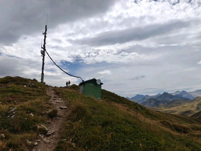 Hiking Montcorbison, Legs on Fire, Views on Point