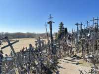 Hill of Crosses เนินเขากางเขน 