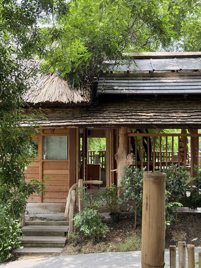 คาเฟ่ กทม.888 Little hill cafe