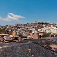 Solo Adventure in Ihwa Mural Village: Seoul’s Most Colorful Escape** 🎨🏡