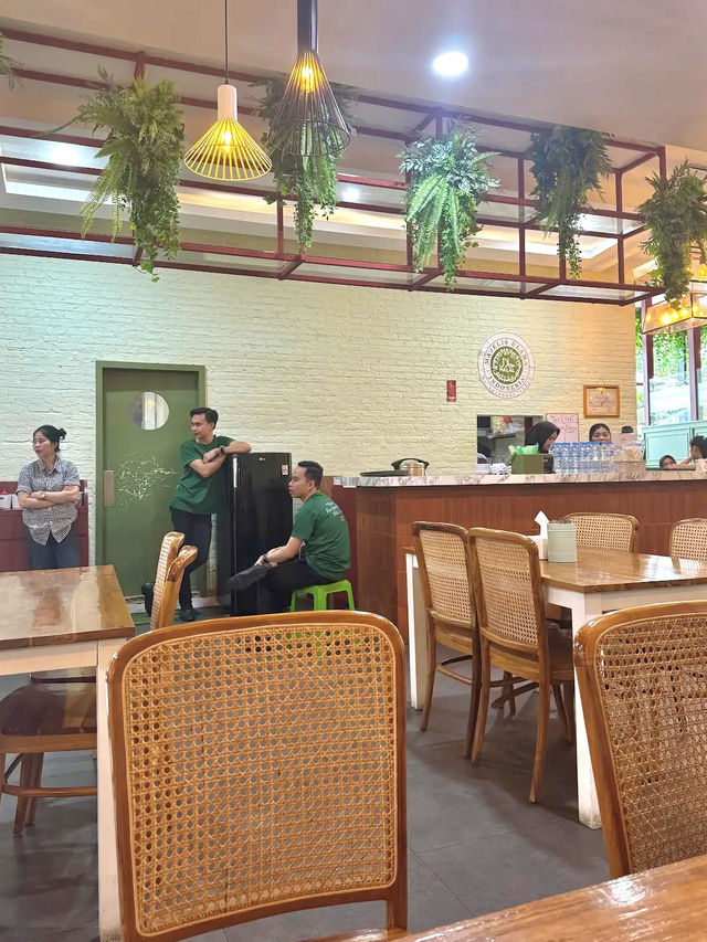 Ayam Penyet Ria, Batam’s Affordable Flavor Empire