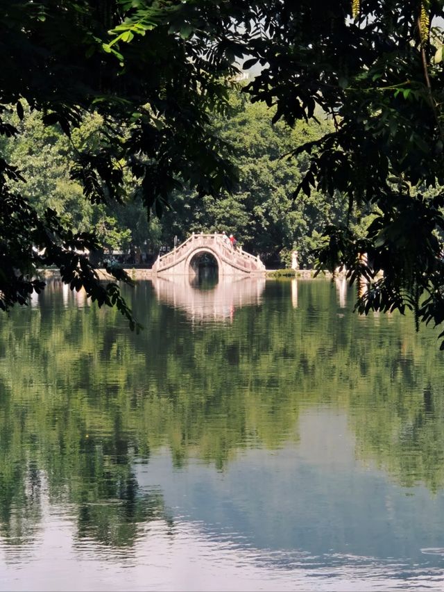 Hongcun: Legacy of Huizhou Culture