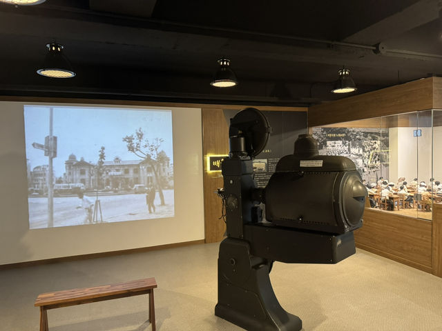 1950년대 부산 한복판, 40계단 4층의 시간 여행