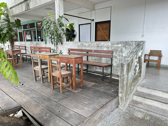 Old School คาเฟ่ สุดคูล ชลบุรี