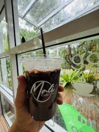 Mali Cafe จันทบุรี คาเฟ่ริมน้ำบรรยากาศอบอุ่น 