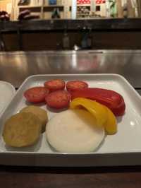 旬な食材を高級感あふれる空間で堪能!鉄板焼 けやき坂