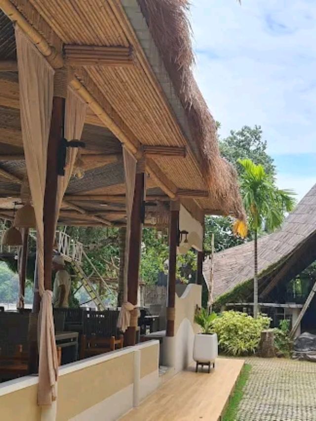 Andalay Beach Bar & Cafe