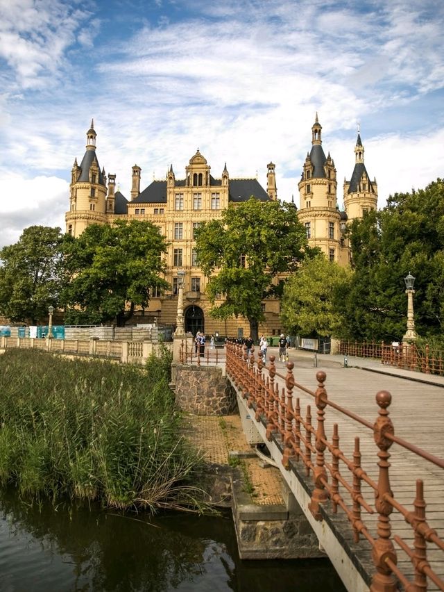 🏰 Schwerin Castle: A Fairytale on an Island