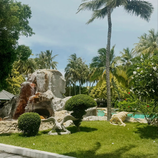 Tropical Ease, Timeless Escape