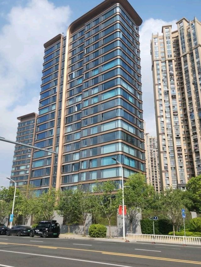 🏞️“Jinan Lake Park Pavilion – A Peaceful Gem by the Water”