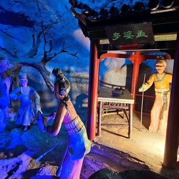 Had an afternoon to kill so I brought my kids to Hell Seriously though, Haw Par Villa is pretty awesome.