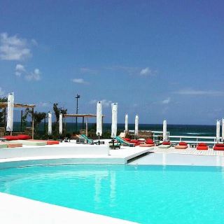 LAZY B BEACH CLUB - Relaxing, Spacious, Lush 