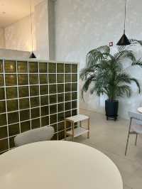 쾌적하고 넓은 브런치 카페💚 오후의 작은 여유