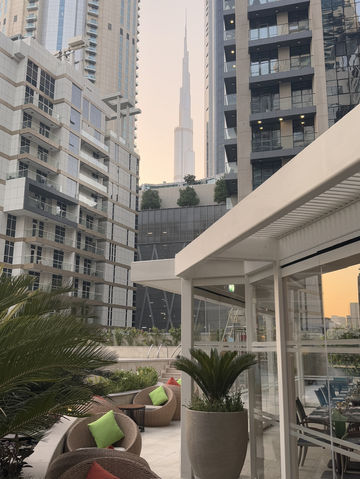 두바이 몰 앞 최고의 레지던스 호텔, Mövenpick