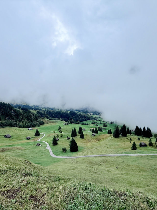 Swiss Alpine Escape🚲 Swiss Alpine Escape🚲