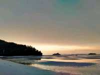 หาดทรายละเอียด อ่าวโลมาเกา เกาะพีพี สวยจึ้ง!!