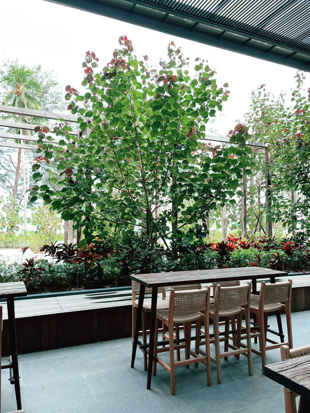 Roxy Beach Resort – Family-Friendly Staycation in Sematan Roxy Beach Resort – Family-Friendly Staycation in Sematan