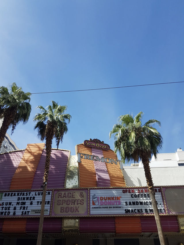 Fremont Street, Las Vegas 🎰🔥 Neon, Noise & Old-School Vegas