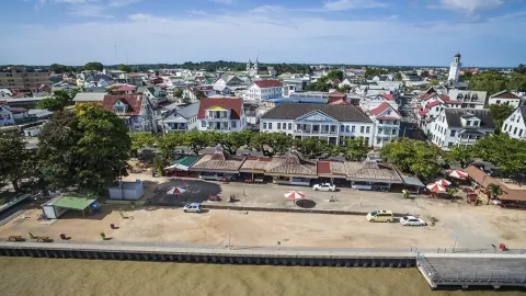 ซูรินาม (Suriname) เป็นประเทศเล็ก ๆ ทางตอนเหนือของอเมริกาใต้ — traveler post in ปารามารีโบ