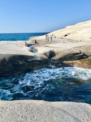 我這趟在莎拉基尼可海灘的魔幻夏日 