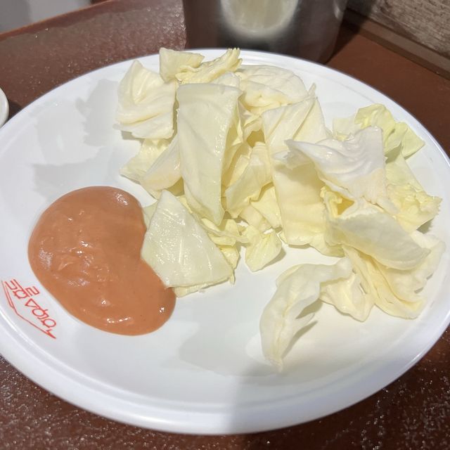 레트로 분위기 치킨 맛집 ‘하우스홀드’