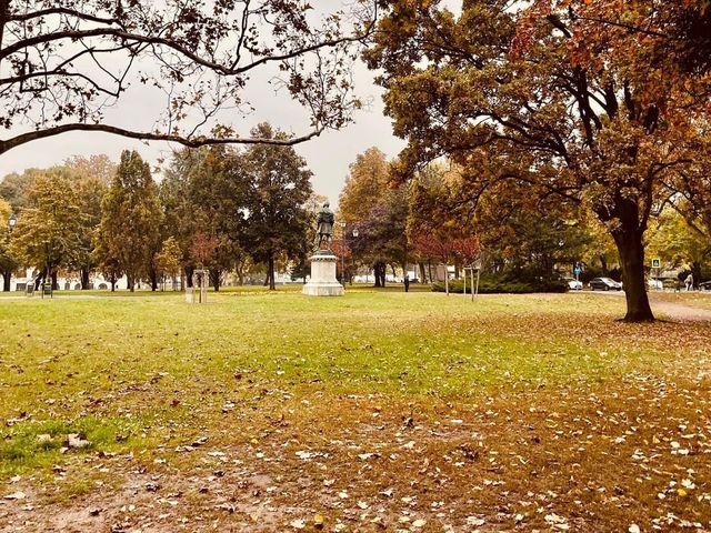 City Park Városliget Budapest in autumn 🗺️ 