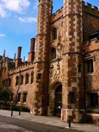 Cambridge College Tour: A Walk Through History & Prestige 🎓🏛️