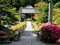 A temple that is said to have been founded in the Nara period (Tenpyo era)
