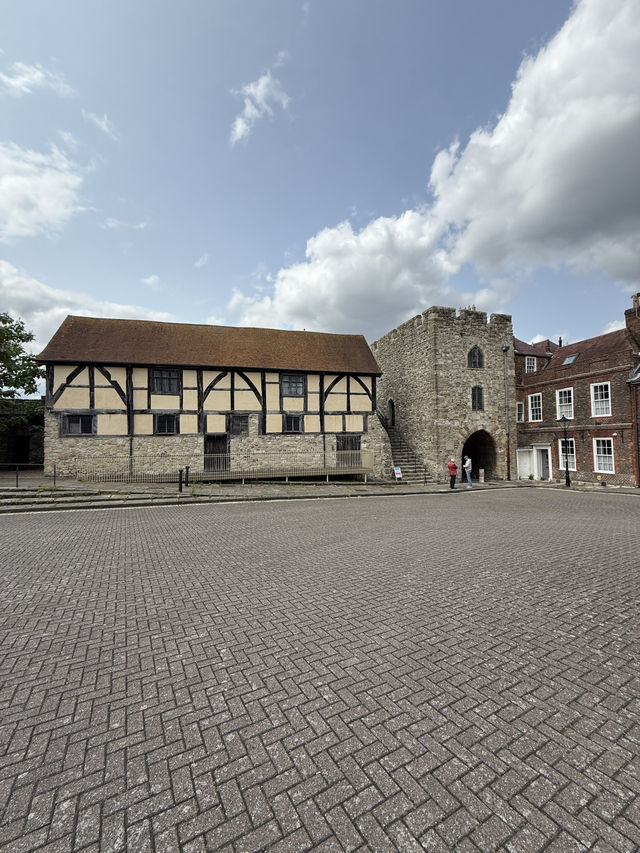 Discover Southampton: A Historic Maritime City 🚢