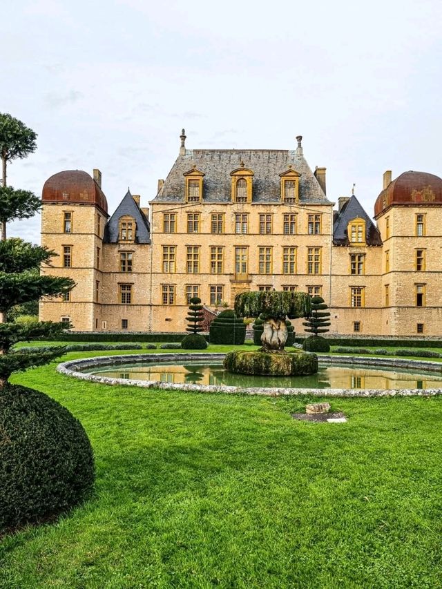 Château de Fléchères: A Baroque Gem in the Heart of Beaujolais