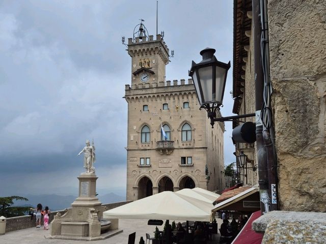 🏰 Lost in the Clouds: Why You Shouldn’t Miss a Day Trip to San Marino 🇸🇲✨ 🏰 Lost in the Clouds: Why You Shouldn’t Miss a Day Trip to San Marino 🇸🇲✨