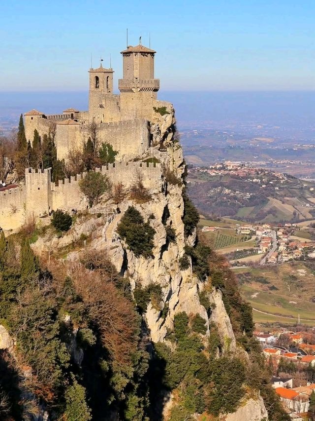 🏰🇸🇲 “Tiny Republic, Big History: My Day Exploring San Marino” 🏰🇸🇲 “Tiny Republic, Big History: My Day Exploring San Marino”