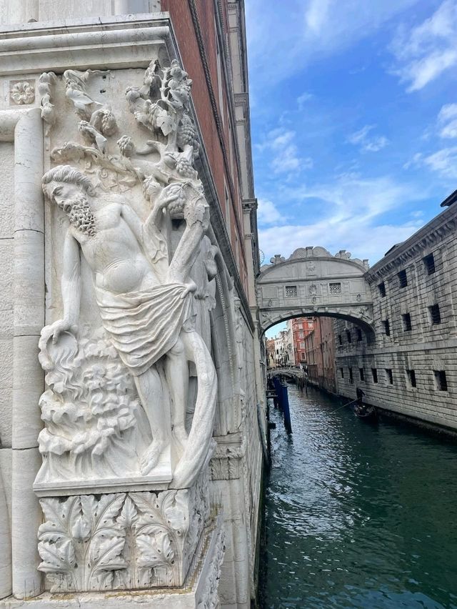 Venice’s Top Attractions: A Journey Through the Floating City 🌊✨