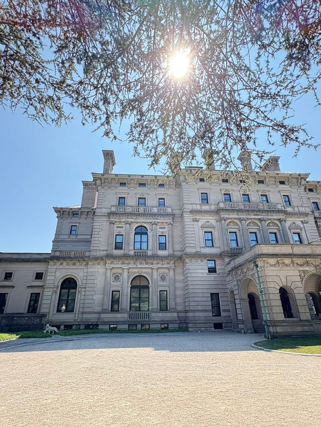 THE BREAKERS NEWPORT: A GILDED AGE MASTERPIECE IN RHODE ISLAND 🇺🇸