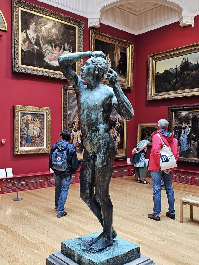 🌟 Leeds Art Gallery – A Timeless Journey Through British Art ✨
