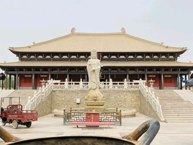 Peaceful and Relaxing Place in Dunhuang 