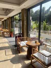 20元對面的酒店