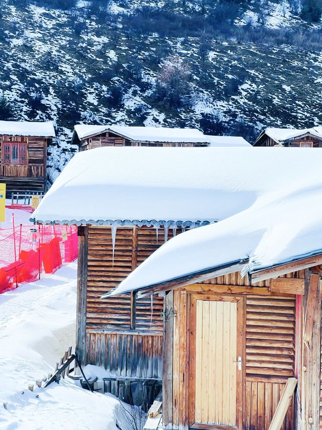 成都娃兒的冬日夢想：鷓鴣山，鵝毛大雪中的滑雪樂園