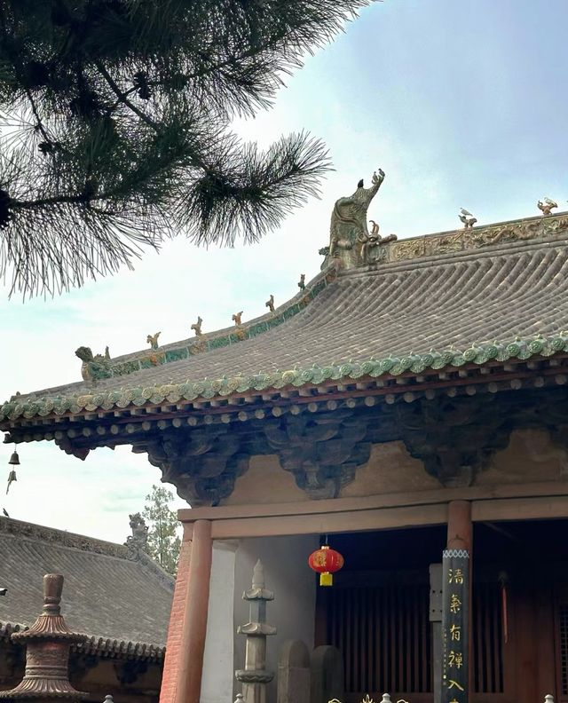 柳林香嚴寺|一金七元的黑釉琉璃建築柳林香嚴寺位於山西省柳林縣