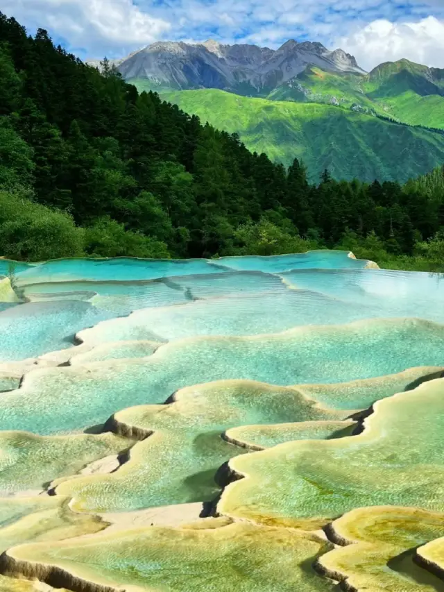 Astonishing! The tranquil and pristine beauty of Huanglong's Jade Pool is incredibly beautiful!