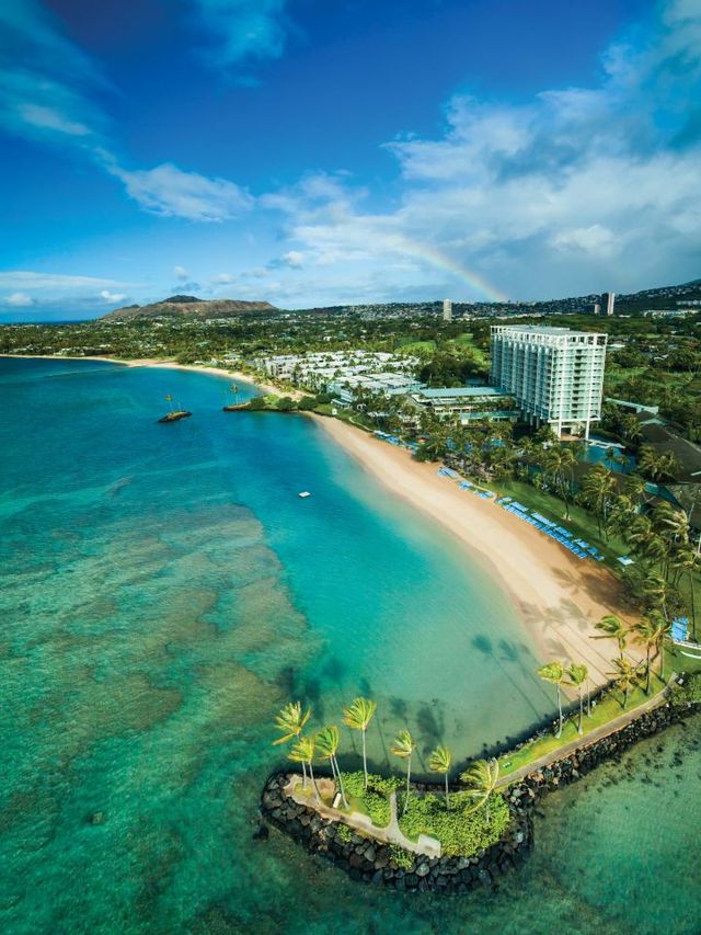 🌺 Honolulu's Top Hotel Havens: Luxe Stays & Views 🌴