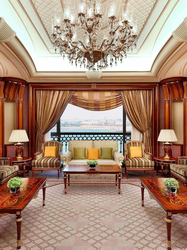 🌟✨ Jeddah's Jewel: Ritz-Carlton's Coastal Charm 🌊🕌