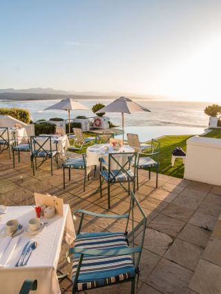 🌟 Plettenberg Bay Bliss: Top Hotel Picks! 🏖️
