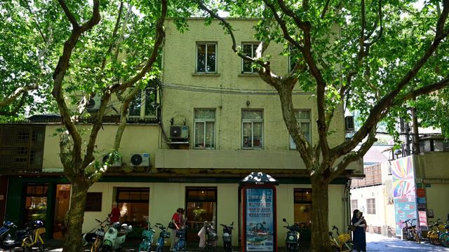 很難對這個季節的新华路說愛你 很難對這個季節的新华路說愛你