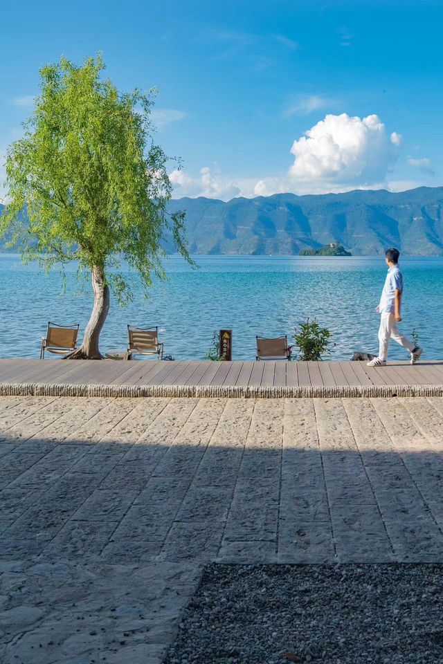 瀘沽湖｜住進這片治癒系的湖光山色吧 。
