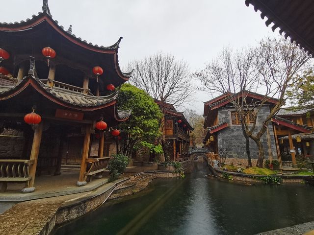 麗江古城三聯韜奮書店參觀攻略。
